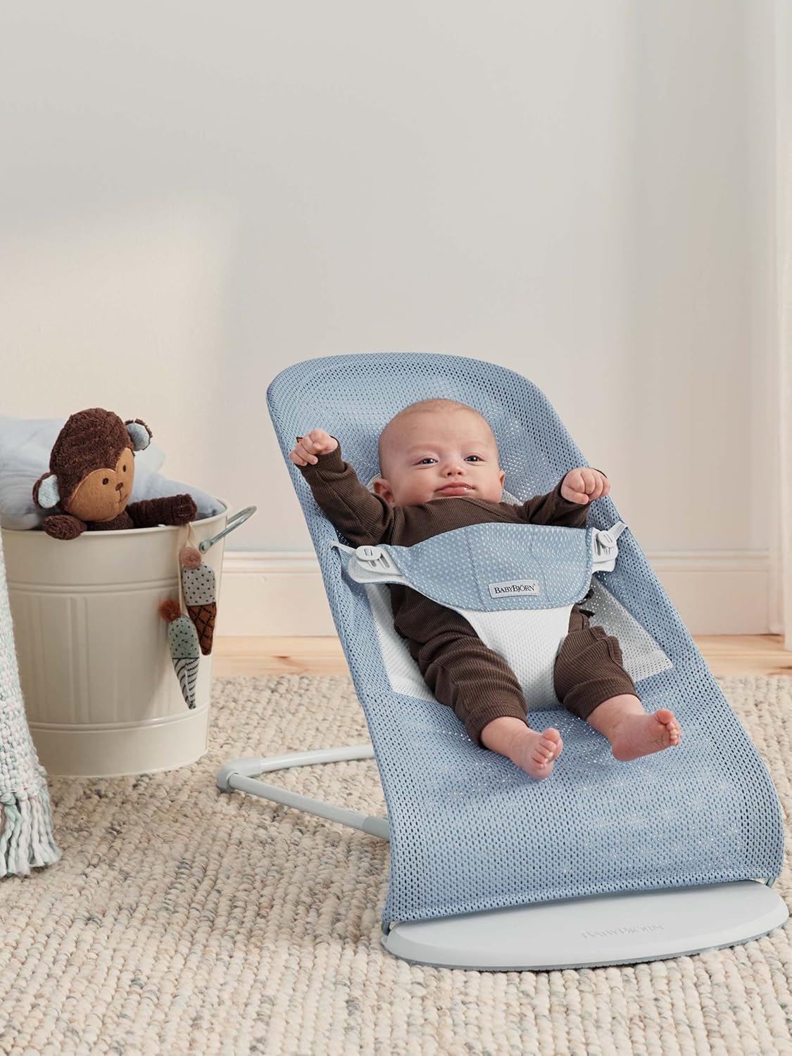 טרמפולינת תינוק BabyBjörn – נדנוד טבעי ונעים